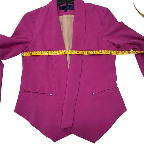 Blue rain. Elegant Navy Blazer with Tailored Fit and Luxurious Fabric - Picture 4 of 9